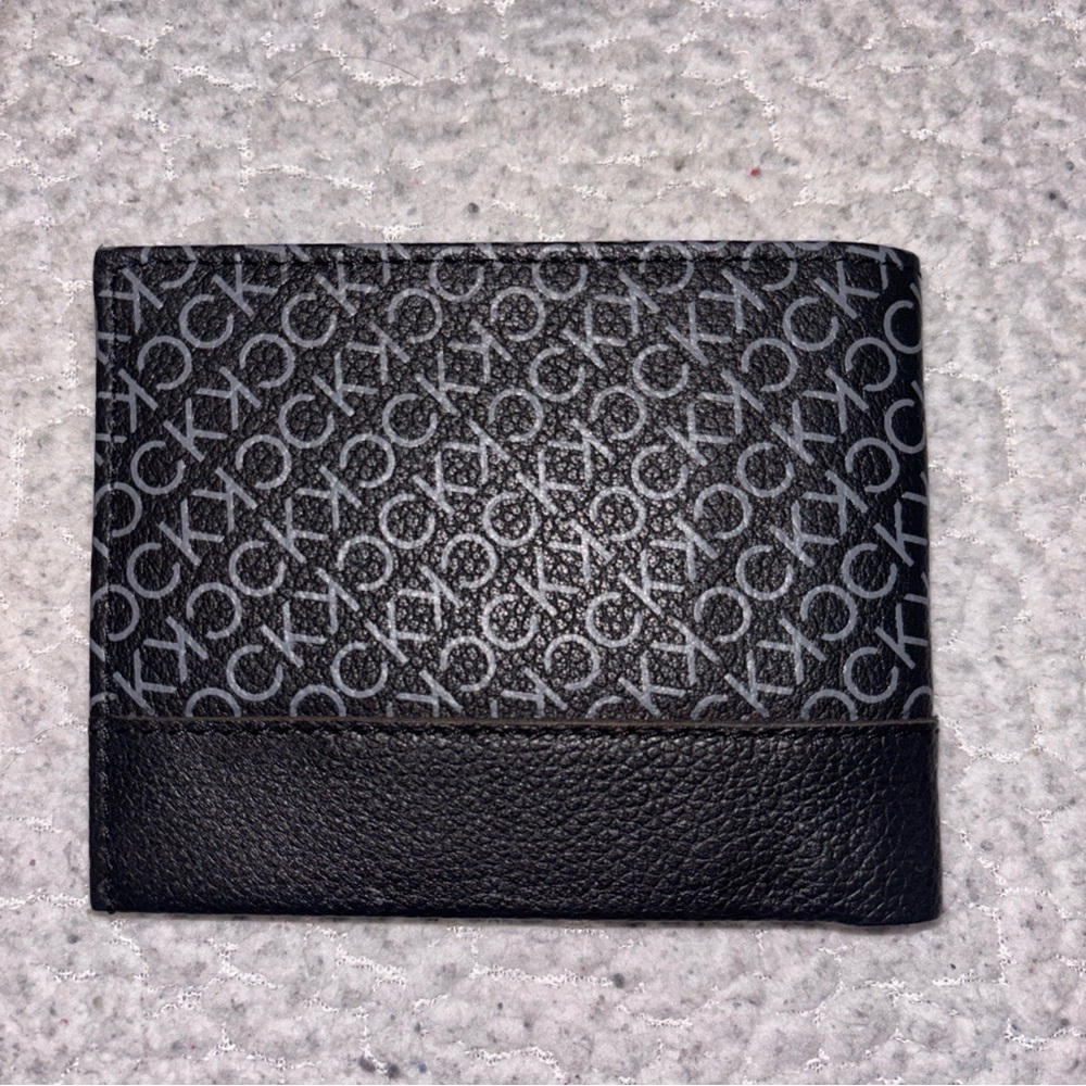 Calvin Klein Wallet - Picture 4 of 6